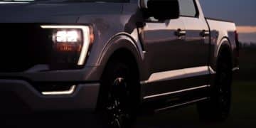 Chevrolet Silverado 1500 2025: Tech-Packed Deep Dive & Review - Cover Image